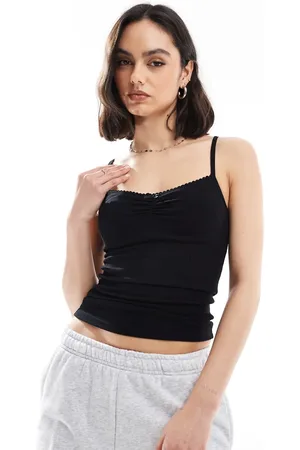 Cotton On Cotton On - Sort pyjamastop med cami-stropper og roset