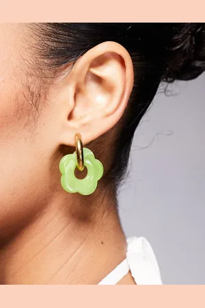 Kaiia Guldfarvede og grønne øreringe med små hoops i resin med blomsterdesign-Multifarvet