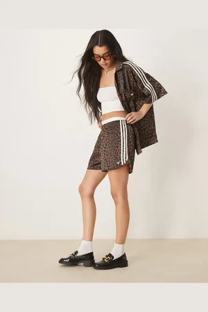 adidas Løbeshorts med leopardprint i satin