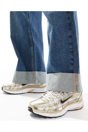 Nike P-6000 - Hvide og guldfarvede sneakers
