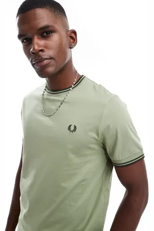 Fred Perry – Grøn T-shirt med dobbeltfarvede kanter