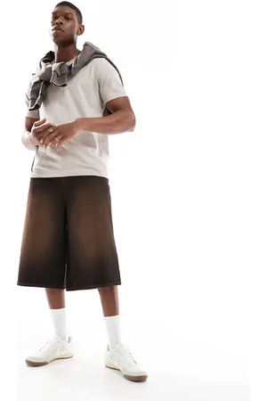 ASOS Vasket brune jorts med røde kontrastsømme i længere længde