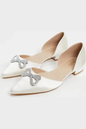 Be Mine Bridal - Andi - Elfenbensfarvede udsmykkede flade sko i satin-Hvid