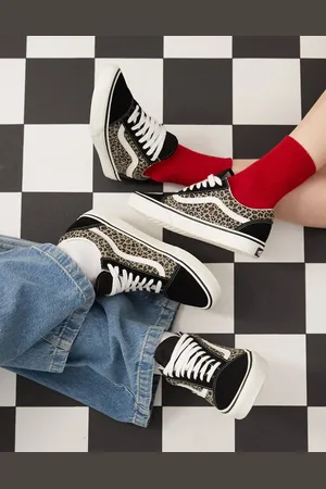 Vans Old Skool - Sorte sneakers med leopardprint