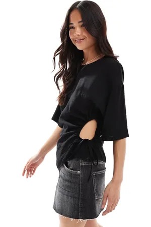 ASOS Asymmetrisk top med udskåret detalje i siden