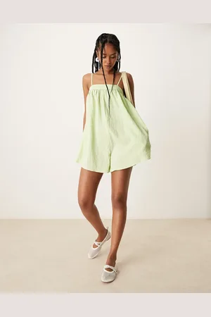 ASOS Playsuit med smalle stropper, lille skåldetaljer og tekstur