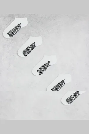 River Island Pakke med 5 par hvide ribstrikkede sokker til sneakers med monogram