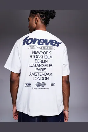 Bershka T-shirt med byprint på ryggen