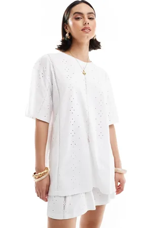 ASOS Og oversized T-shirt med broderi og blondeindlæg