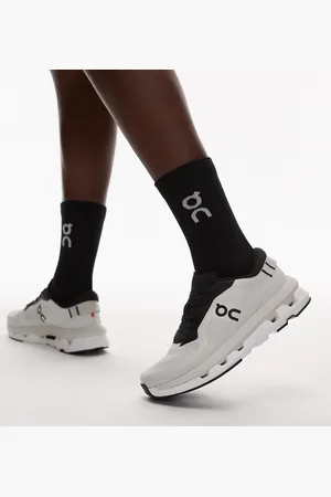 On Running ON - Cloudzone Performance All Day - Sorte og hvide sneakers-Grå
