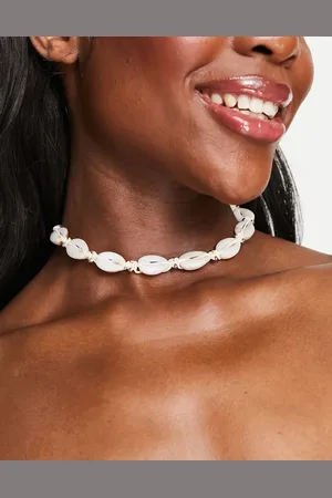 ASOS Naturfarvet choker-halskæde med kunstige strandskaller