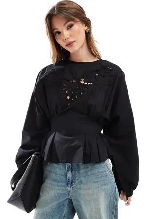 ASOS Top med hulmønster og bindebånd bagpå i taljen