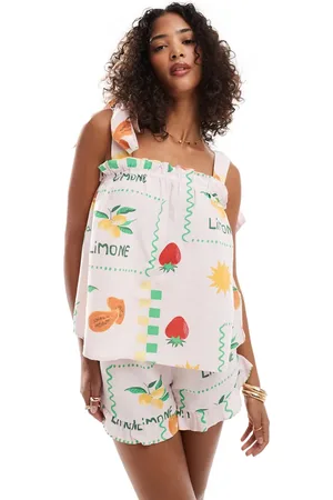 Pieces® Lyserøde shorts med høj talje og frugtprint - Del af sæt
