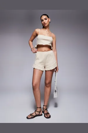 ASOS Flagrende shorts med flæsekant i krølstof - Del af sæt-Neutral
