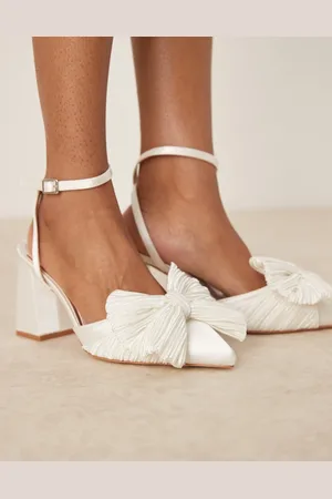 Be Mine Sierra - Elfenbenshvide pumps med hæl og sløjfedetalje i satin