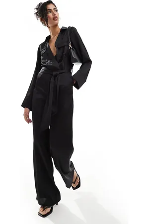 Pretty Lavish Utility-jumpsuit med bindebånd i taljen i satin