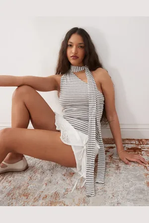 Weekday Iza - Hvid- og gråstribet top med halterneck og oneshoulder