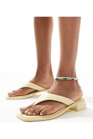 ASOS Finale - Kærnemælksgule mule-sandaler med tårem og hæl-Neutral