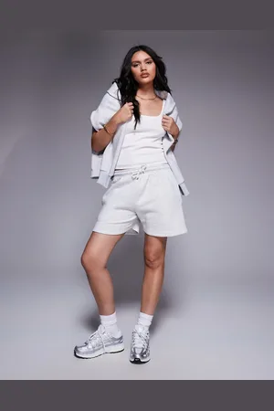 Missyempire Missy Empire - Gråmelerede sweat-shorts med løbesnor i taljen - Kun hos ASOS