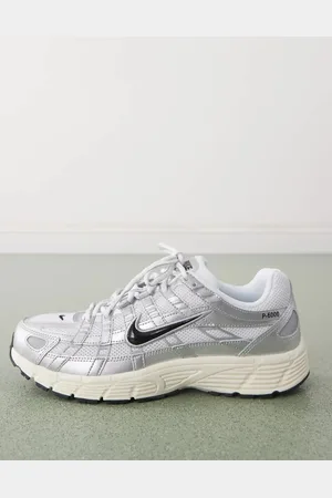 Nike P-6000 - Sølvfarvede og hvide unisex-sneakers