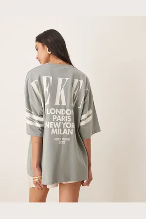 ASOS Weekend Collective - Icon - Oversized T-shirt med cremehvidt logoprint på ryggen