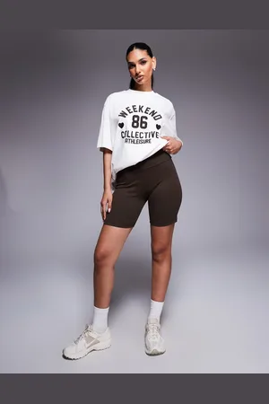 ASOS Weekend Collective - Chokoladebrune leggingshorts med hjertegrafik - Del af sæt