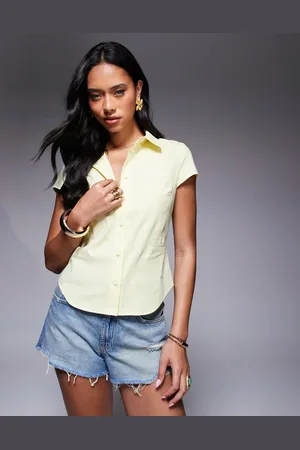 ASOS Lysegul T-shirt med indsyet detalje