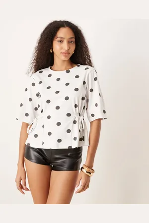 ASOS Polkaprikket T-shirt med bindedetalje-Hvid