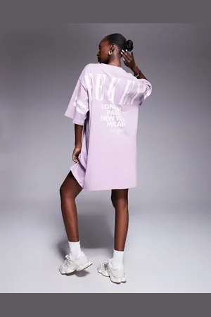ASOS Weekend Collective - T-shirt-kjole med stablet logo på ryggen