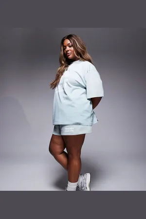 ASOS Weekend Collective Curve - Salviegrønne ombre shorts med hjerteprint