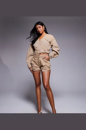 ASOS ASOS X THE SOURCED COLLECTION - Gyldenbrune shorts med sliddetaljer