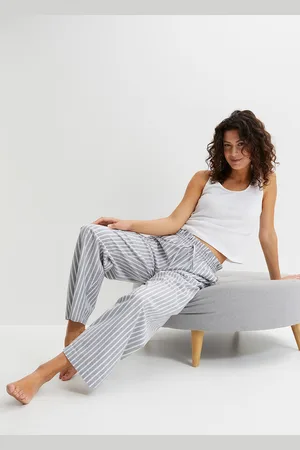 bonprix Pyjama lyhyellä ribbitopilla ja kudotuilla chambray-housuilla