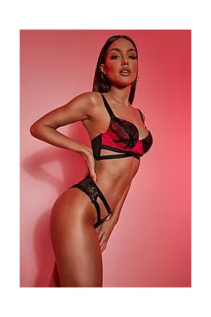 Boohoo Contrast Strapping Balconette Bra
