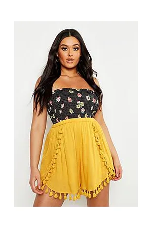Boohoo Plus Crinkle Tassel Trim Shorts