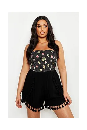 Boohoo Plus Crinkle Tassel Trim Shorts