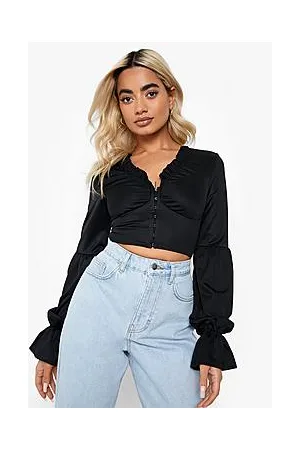 Boohoo Petite Hook And Eye Flare Cuff Crop Top