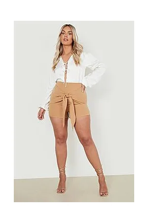 Boohoo Plus Woven Tailored Front Tie Shorts