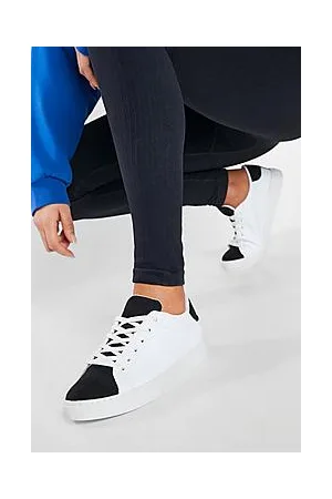 Boohoo Scalloped Detail Contrast Lace Up Trainer