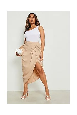 Boohoo Plus Woven Ruched Front And Back Midi Skirt