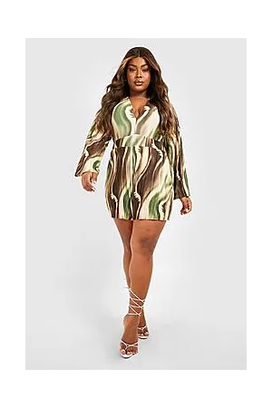 Boohoo Plus Printed Plisse Flare Sleeve Playsuit