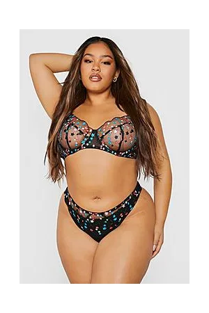 Boohoo Plus Star Embroidered Lingerie Set