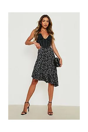 Boohoo Mono Floral Asymmetric Woven Mini Skirt
