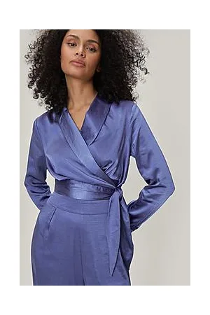 Boohoo Fitted Satin Cropped Evening Blouse