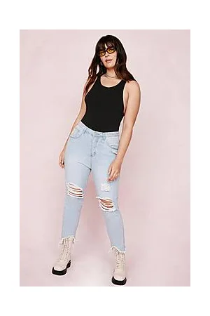 Boohoo Plus Size Distressed Fitted Mom Jeans