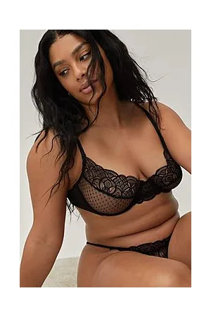 Boohoo Plus Size Lace Spot Print Bra And Thong Lingerie Set