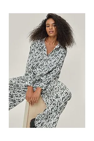 Boohoo Petite Abstract Print Satin Collared Shirt