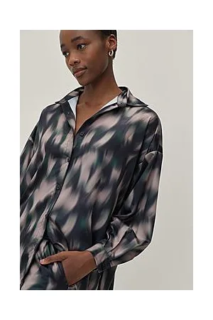 Boohoo Oversized Batwing Sleeve Tie Dye Shirt