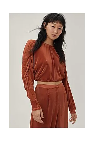 Boohoo Plisse Batwing Sleeve Cropped Top