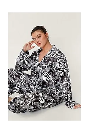 Boohoo Plus Size Zebra Design Pajama Set