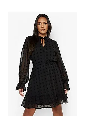 Boohoo Plus Dobby Keyhole Skater Dress